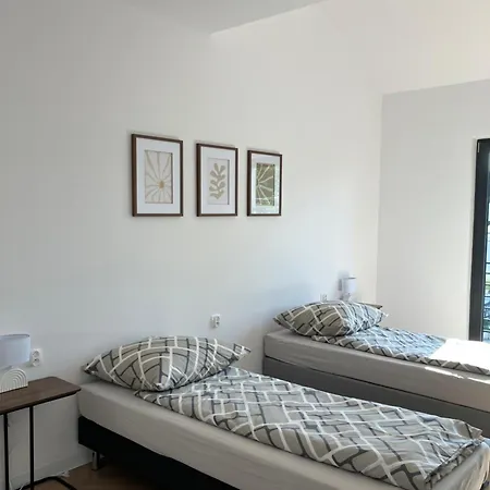Agat Pokoje Goscinne Apartamenty Pobierowo Exterior photo